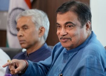 Uddhav Thackeray’s “Taint” Remark About Devendra Fadnavis Is Condemned By Nitin Gadkari