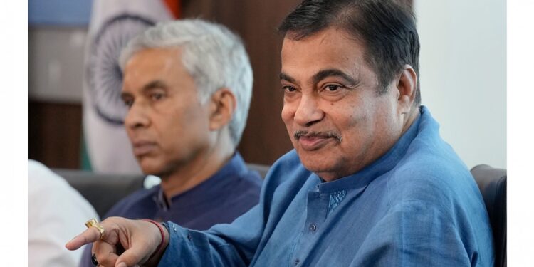 Uddhav Thackeray’s “Taint” Remark About Devendra Fadnavis Is Condemned By Nitin Gadkari