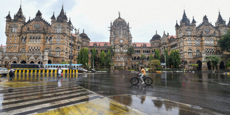 Monsoon Returns To Mumbai IMD Issues Yellow Alert For Some Areas Following A Few Days Of Dry Weather