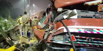 4 People Were Killed In A Truck Accident In Delhi Transporting Kanwariyas