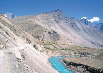 Rescue Of 200 Visitors Who Were Stuck At A Glacially Fed Lake In Himachal