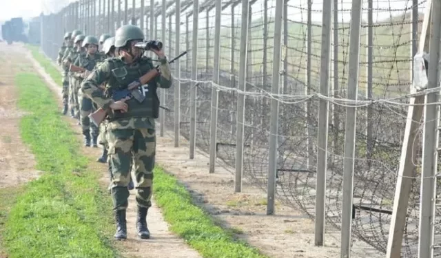 Pak Intruder Killed As BSF Obstructs Drug Trafficking Along The International Border In Samba, J&K