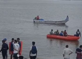 Mumbai: Five Boys Drown At Marve Beach, Two Rescued, Navy Begins Search Operation