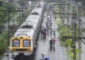 Maharashtra: There Was An Outcry Due To Heavy Rains In Mumbai, Water Filled In Low-lying Areas; Local Trains Also Affected