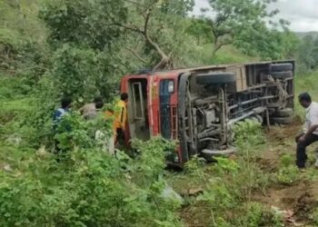 Maharashtra: Bus Going To Buldhana Overturned Due To Brake Failure, 10 Passengers Seriously Injured