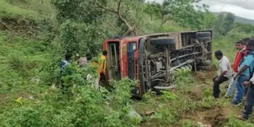 Maharashtra: Bus Going To Buldhana Overturned Due To Brake Failure, 10 Passengers Seriously Injured