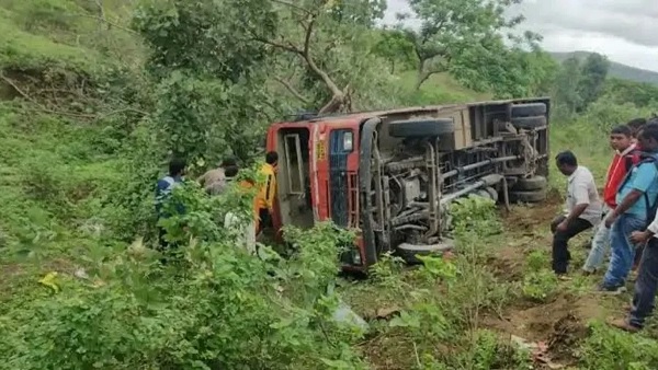 Maharashtra: Bus Going To Buldhana Overturned Due To Brake Failure, 10 Passengers Seriously Injured