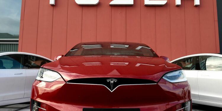 Tesla Executive Is Set To Have Discussions As Elon Musk’s Goal For A Rs 20 Lakh Electric Vehicle In India Gets Closer