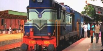 Here’s How To Book Train Tickets On Amazon And MakeMyTrip If The IRCTC Website Is Down Because The Railway Ticket Booking Service Is Down