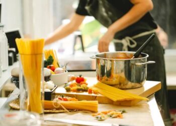 For A Safer Kitchen, Avoid These Fatal Mistakes