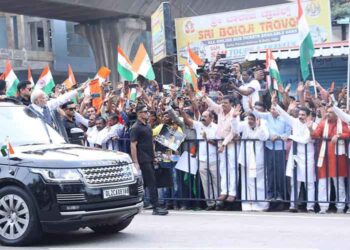 Congress Pokes Fun At The BJP After State Leaders Were Seen Standing Behind Barricades During PM Modi’s Visit To Bengaluru
