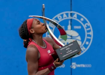 British Dan Evans And American Teen Coco Gauff Both Win Washington Open Titles