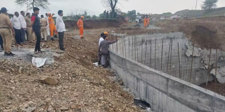 Maharashtra: 4 Labourers Feared Trapped In Well In Pune As Concrete Ring Fell