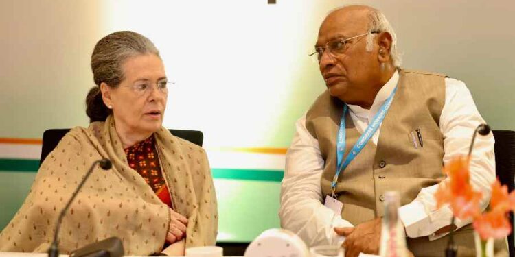 At An Extended CWC Meeting, Cong Top Brass Discusses Polling Strategy