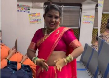 Mumbai Local Turns Dance Performance Into Cringe-inducing Online Video Of A Woman Doing Lavani