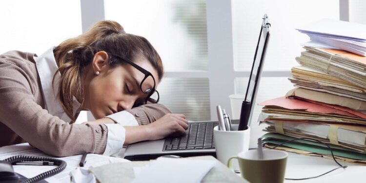Use These Strategies To Avoid The Post-Lunch Slump At Work