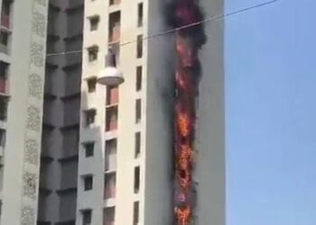 A massive fire breaks out in a Dombivli East residential complex in Mumbai.