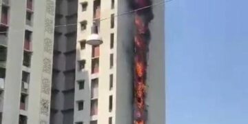 A massive fire breaks out in a Dombivli East residential complex in Mumbai.