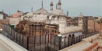A massive Hindu temple existed prior to the construction of the modern structure, and its pillars and plasters were reused: ASI reports on Gyanvapi