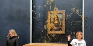 Pumpkin soup hurled at the renowned Mona Lisa in an effort to protect the environment