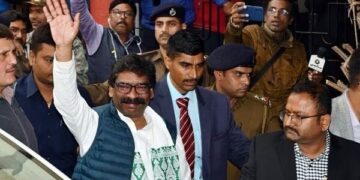 Delhi home of former Jharkhand chief minister Hemant Soren contained ₹36 lakh in cash, which the ED brought before the Ranchi court.