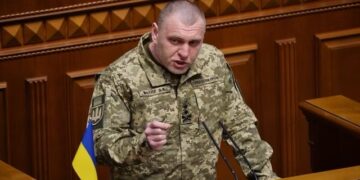 Ukraine: President Zelensky fires army head Zaluzhnyi and appoints Syrsky.