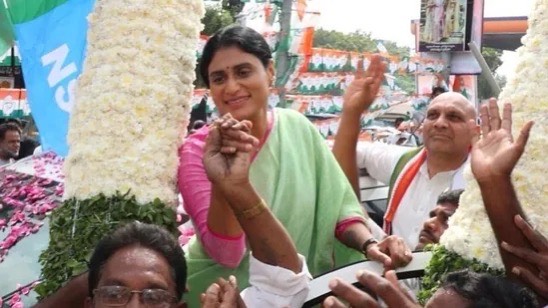 Fearing “house arrest,” YS Sharmila, the sister of Jagan Mohan Reddy, spends the night in the Congress office
