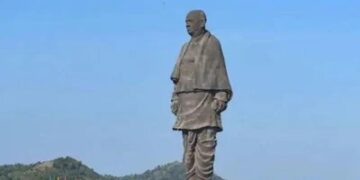 The Statue of Unity contains two large “oscillators”; it’s more than just a “static wonder.” Understand why