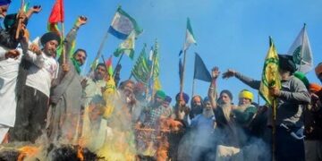 Farmers to hold candle march today; ask Supreme Court to consider reasonable requests
