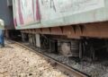 Derailment of a local train in Mumbai interrupts services on the Panvel-CSMT Harbour line