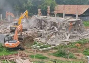 YSRCP office block demolished by Andhra Pradesh authorities