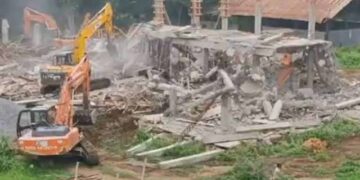 YSRCP office block demolished by Andhra Pradesh authorities