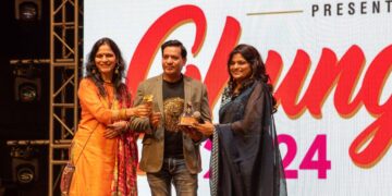 Filmmaker and social worker Sandeep Nagrale honored in Ghungroo 2024 event 