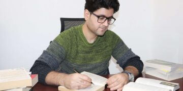 With a String of New Books, Famous Poet Mujahid Ali Khan Shares His Best Thoughts on Finance, Success, Life and Poetry.