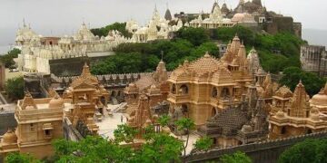 Palitana, one of the holy places for Jains, banned non-vegetarian food. Here’s what the Shatrunjay Hills mean to Jains and why they wanted a meat ban in Palitana